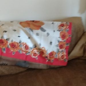 Gorgeous silk pillowcase fully lined with satin. Reversible.